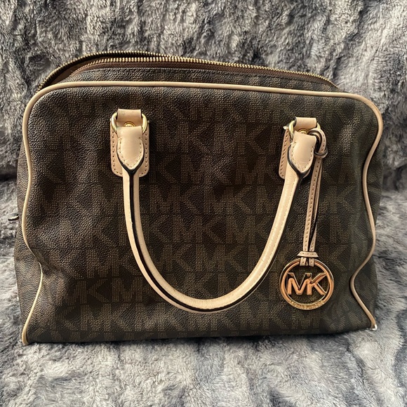 Michael Kors Handbags - Michael Kor Purse
